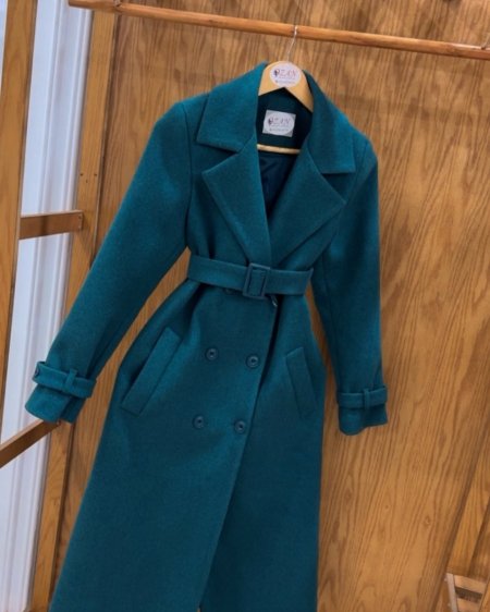 جاكيت جوخ مبطّن مع حزام